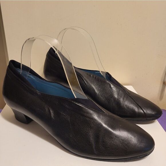 Thierry Rabotin Black Glove Leather High-Vamp Pumps sz.7/38 Ret $460 Mint - Picture 3 of 9
